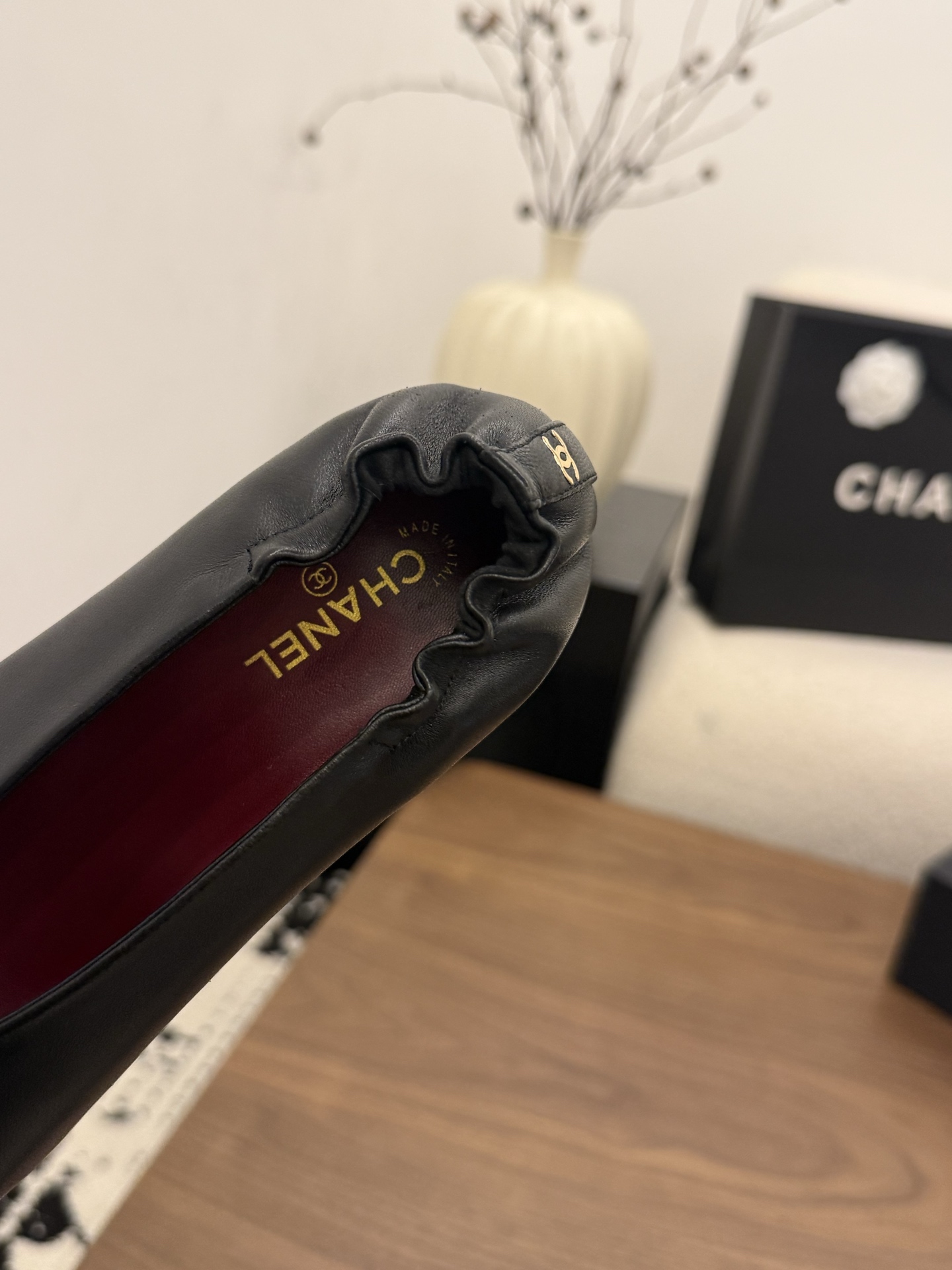 샤넬(CHANEL) 주름 디테일 스틸레토 펌프스 신발