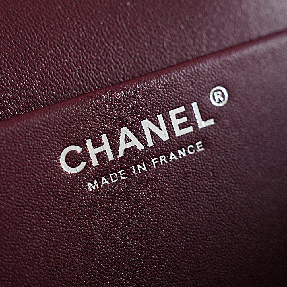 [CHANEL] 샤넬 26S 맥시 플랩 백 가방 AS6233