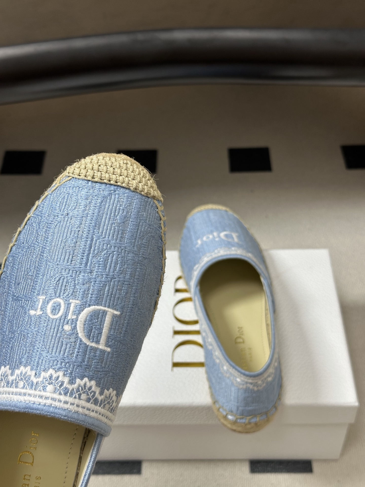 디올(DIOR) 오블리크 자수 에스파드류 슬립온 신발