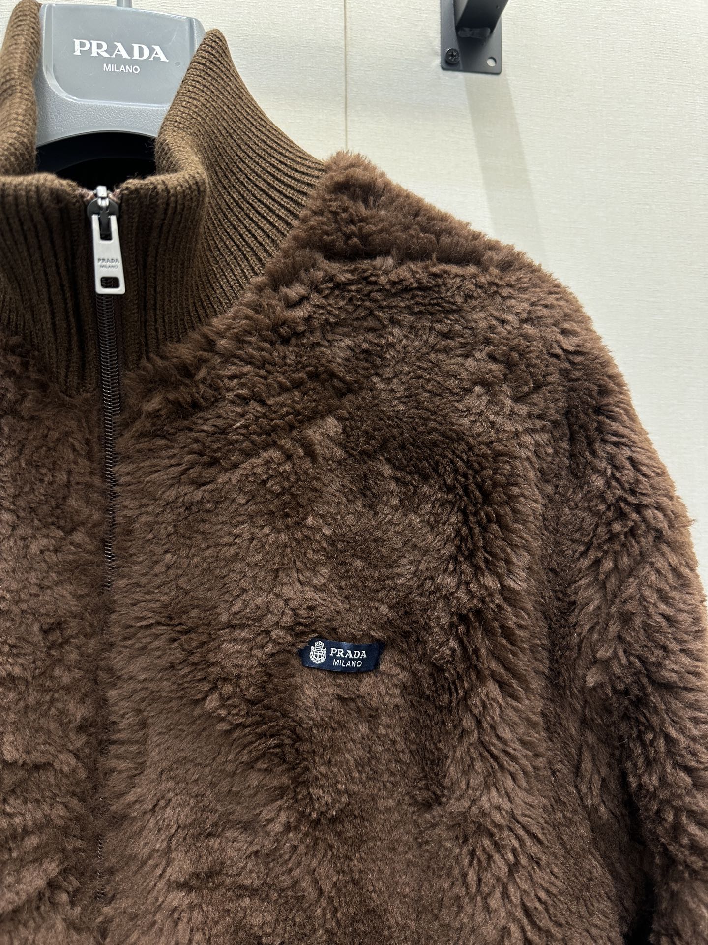 프라다(PRADA) 시어링 울 집업 재킷 상의 의류