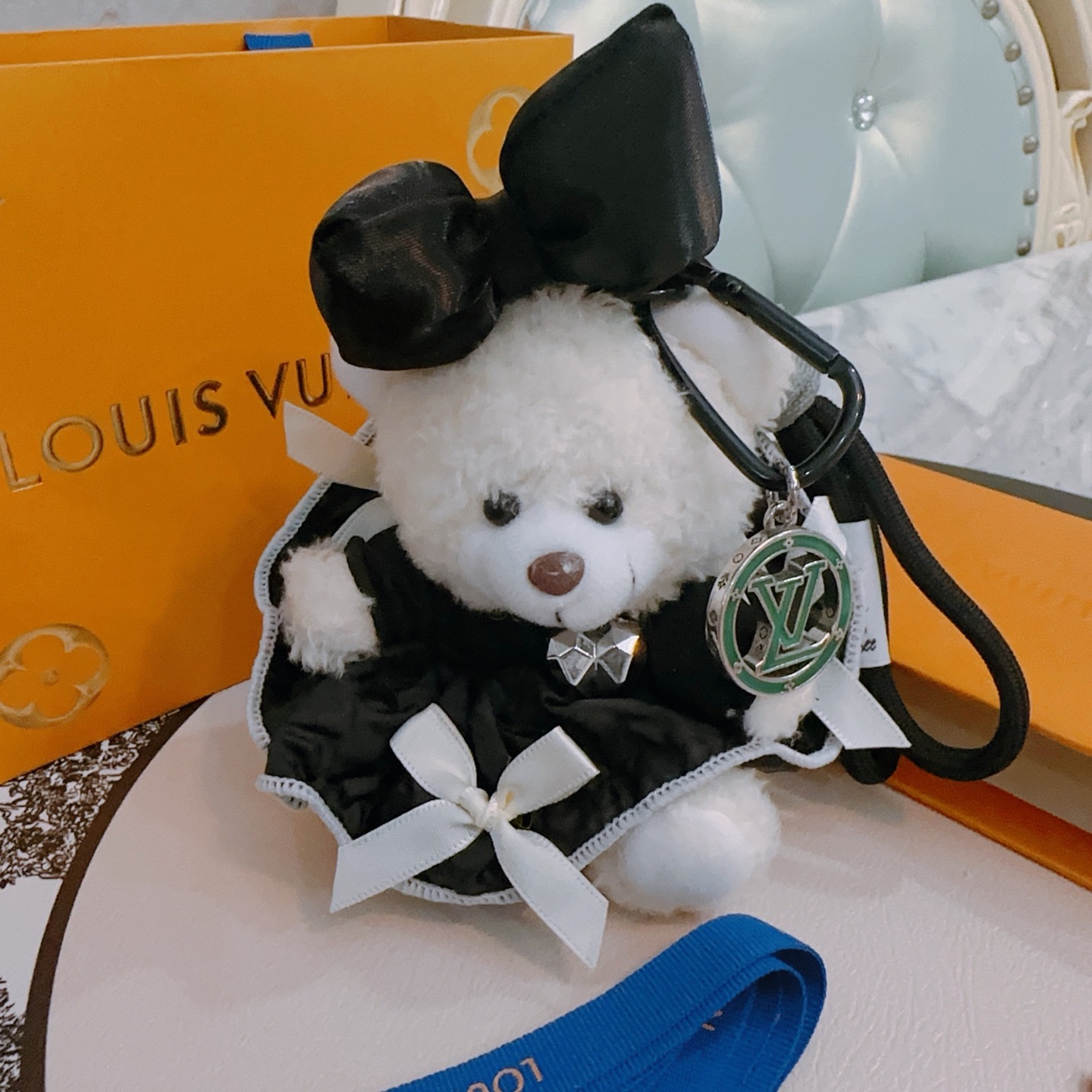 루이비통(LV) 앵거 포레스트 키링 백참 악세사리