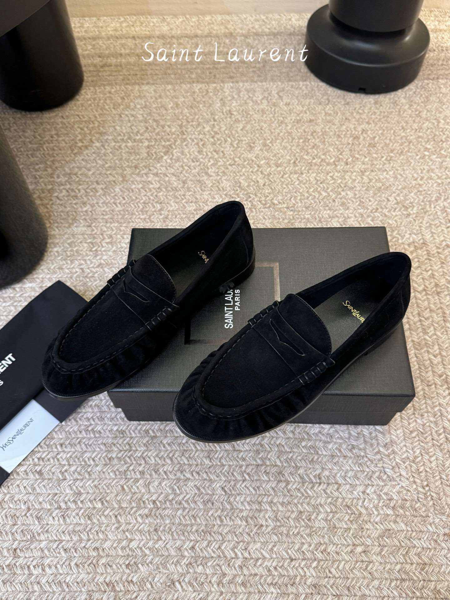 생로랑(SAINT LAURENT) 카프 레더 페니 로퍼 신발