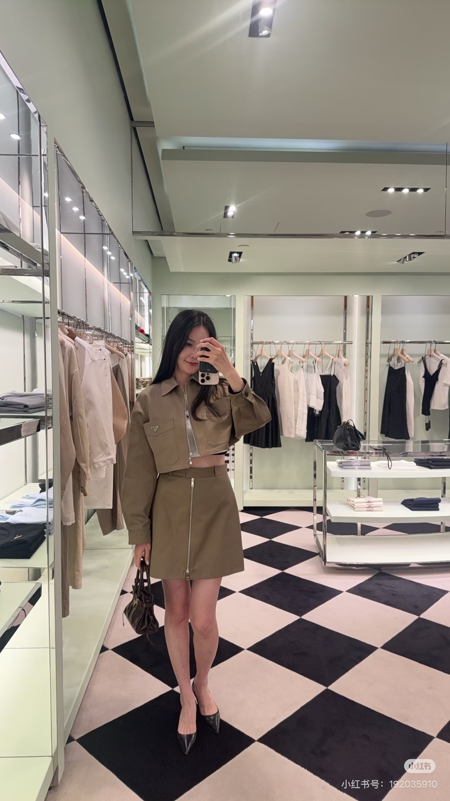 프라다(PRADA) 플랩 포켓 크롭 집업 재킷 의류