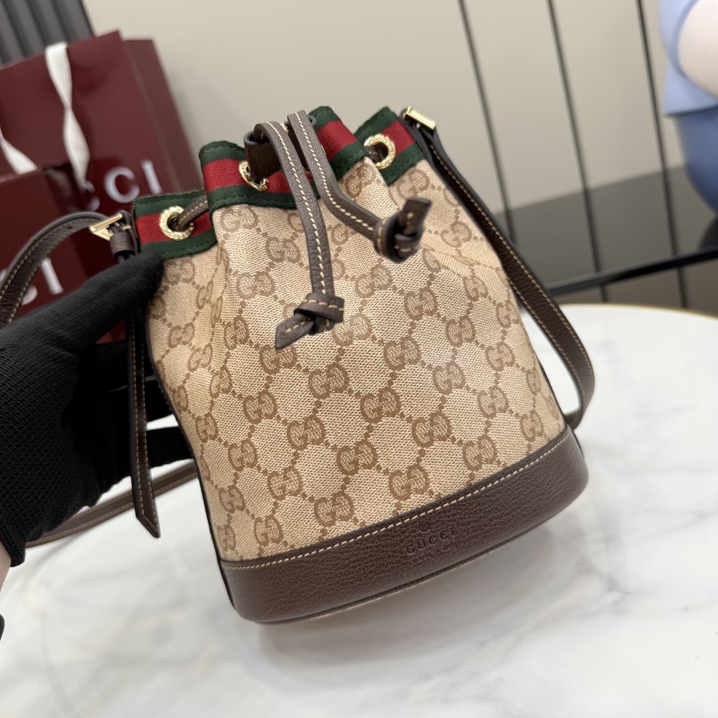[Gucci] 구찌 (Generation) GG 수프림 코팅 캔버스 버킷백 (샌드/브라운) 가방