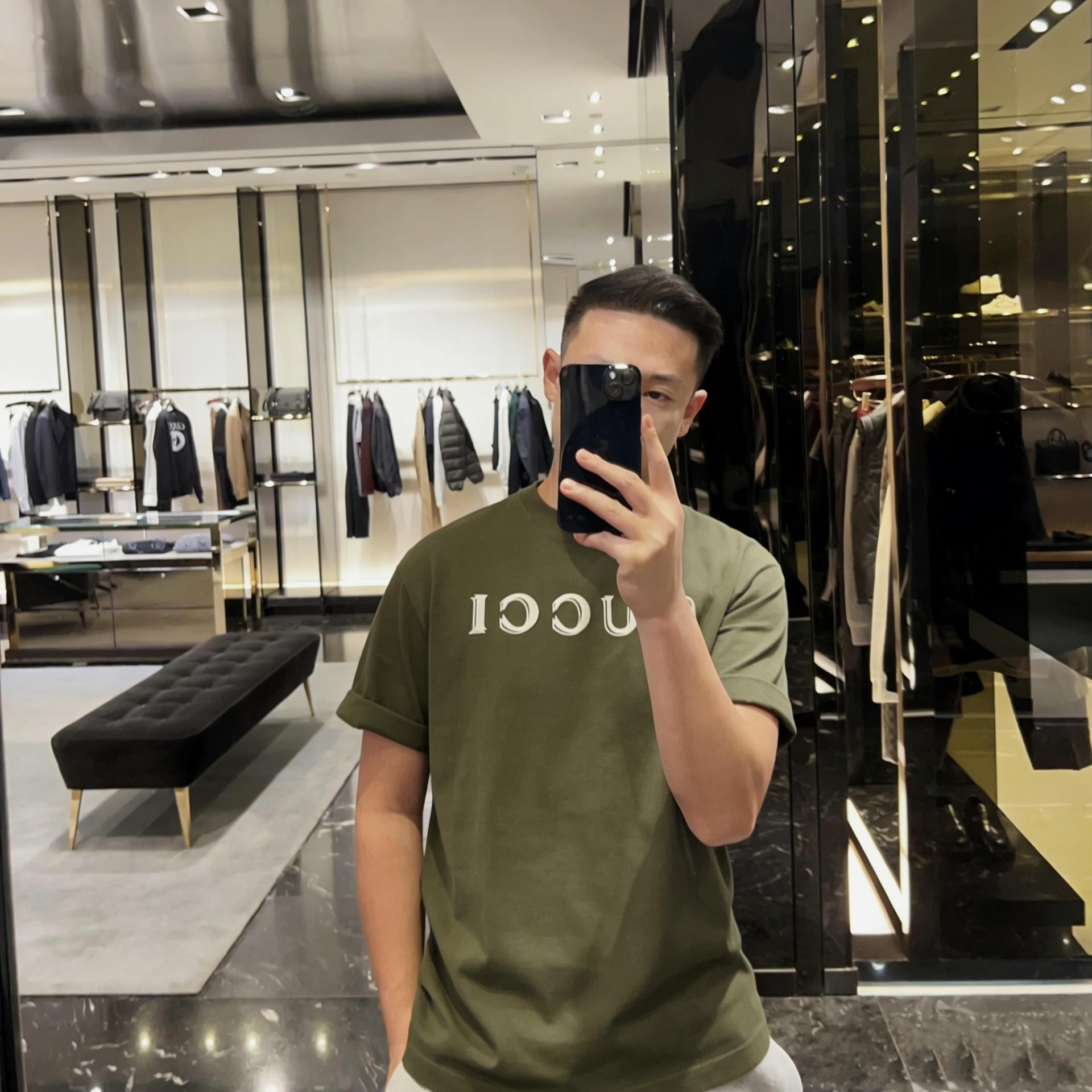 구찌(GUCCI) 클래식 레터링 자수 반팔 티셔츠 의류