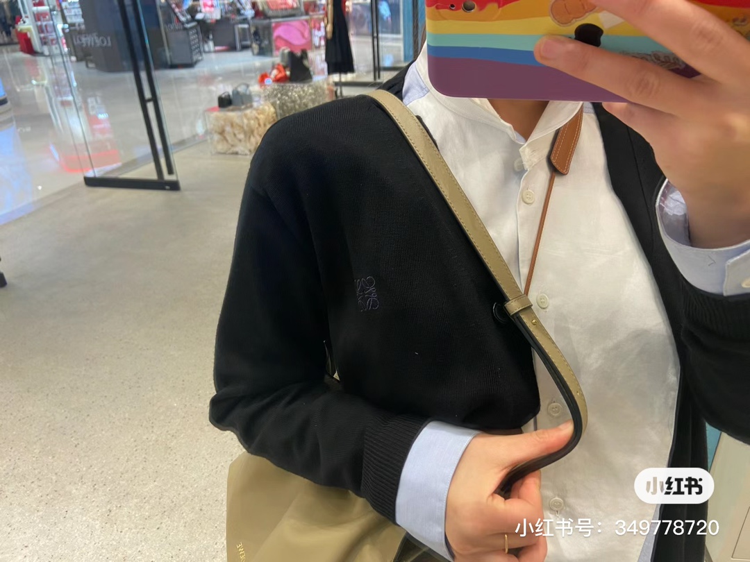 LOEWE 로에베 Flamenco 플라멩코 나파 카프스킨 숄더/클러치백 (미디엄) 가방 / 262386