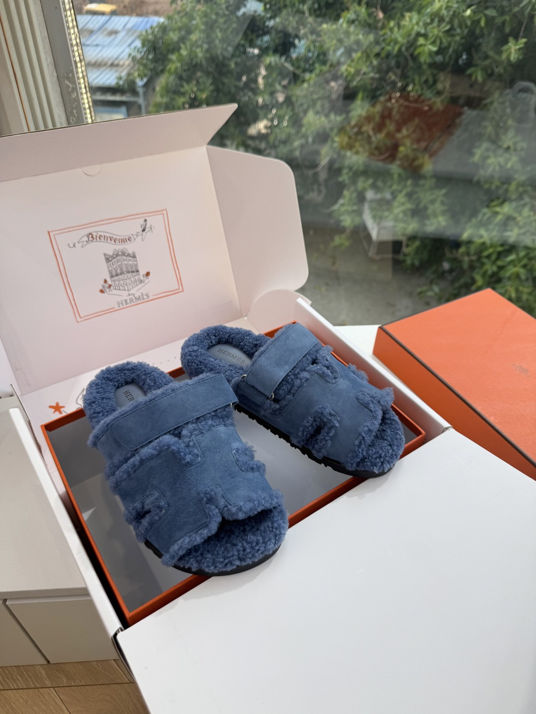 에르메스(HERMES) 시어링 퍼 뮬 슬리퍼 신발