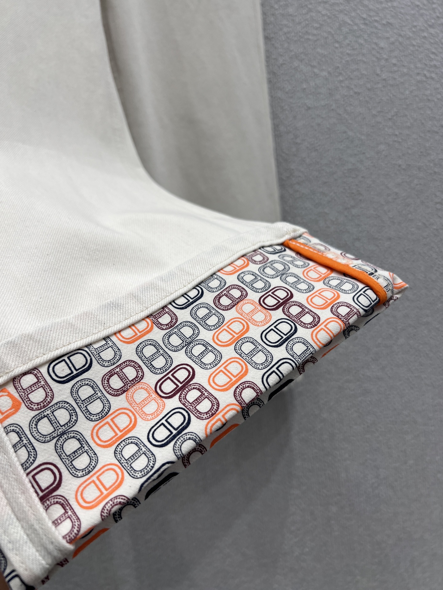 [Hermès] 에르메스 26SS 샹달 프린팅 롤업 데님 팬츠 바지 의류