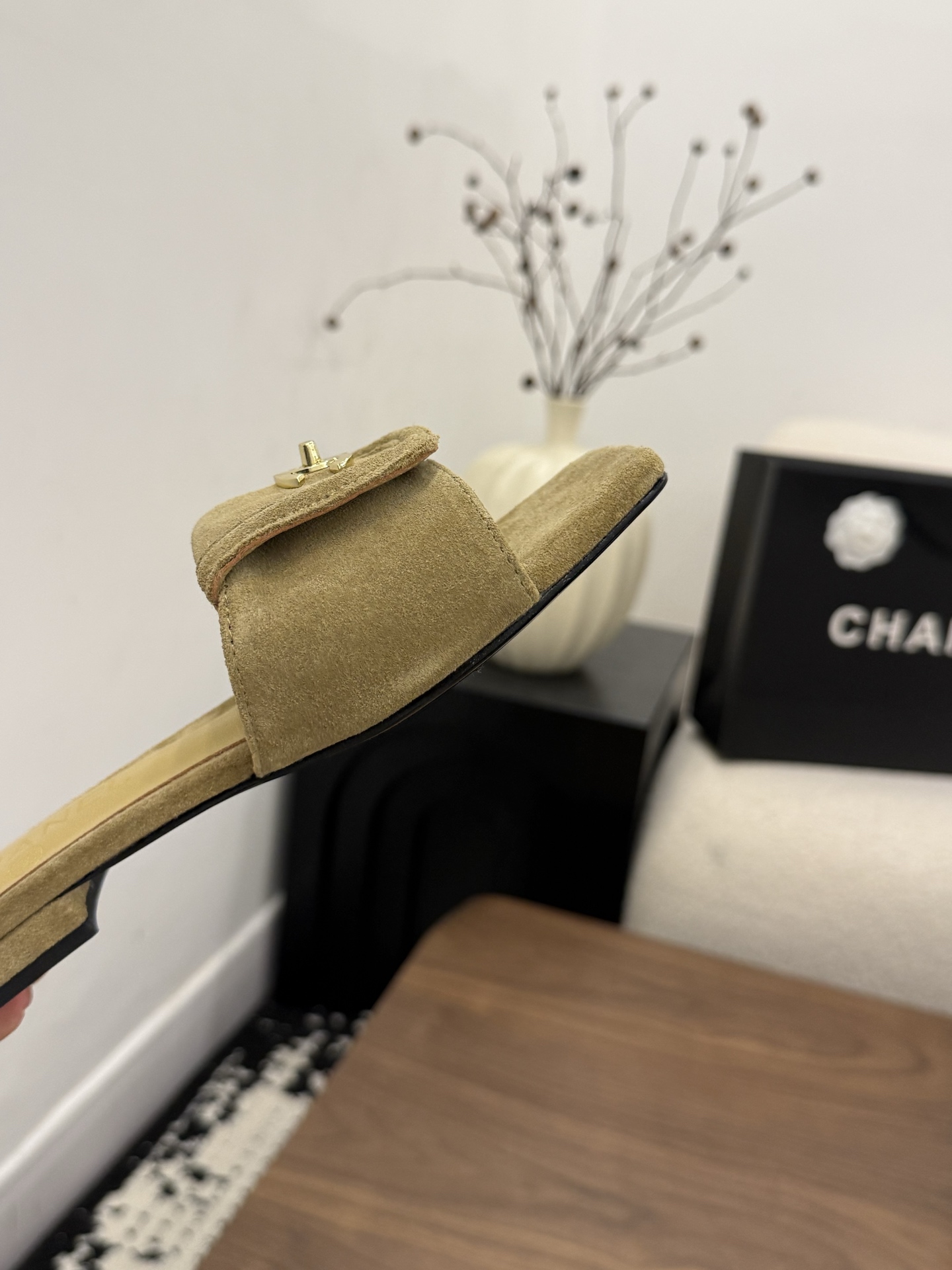 샤넬(CHANEL) 버클 스퀘어토 플랫 슬리퍼 신발