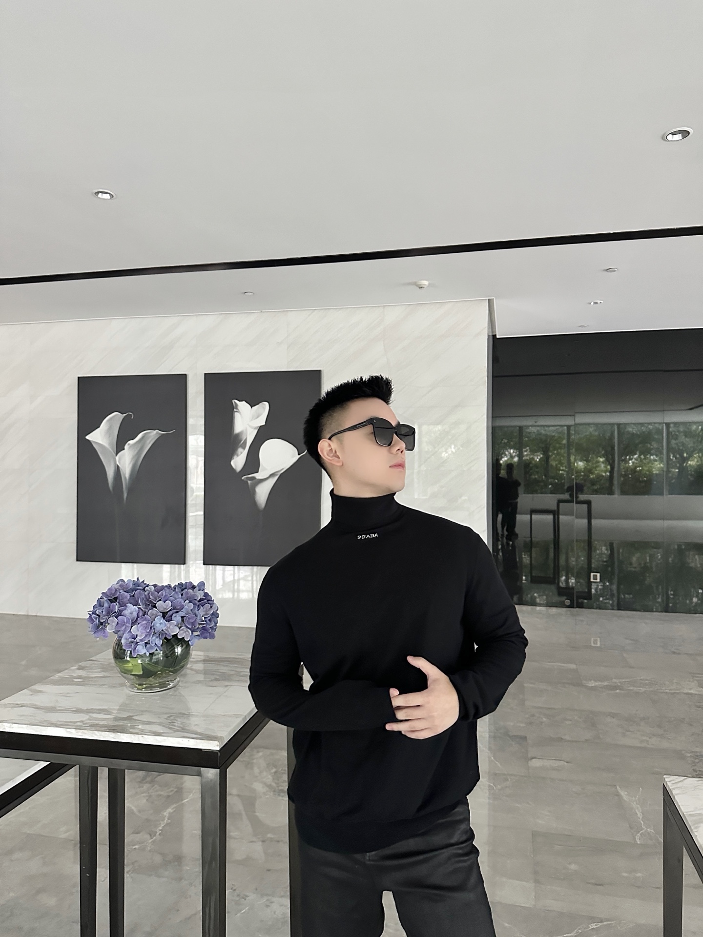 프라다(PRADA) 로고 자카드 터틀넥 울 니트 상의 의류