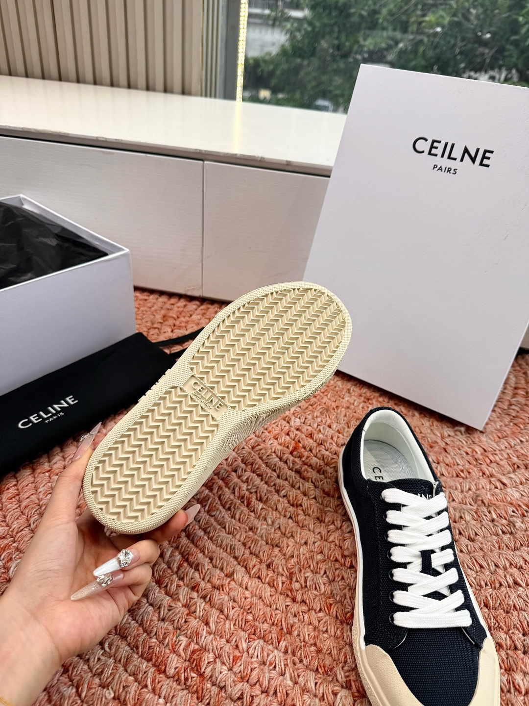 셀린느(CELINE) 트리오페 로고 스니커즈 신발