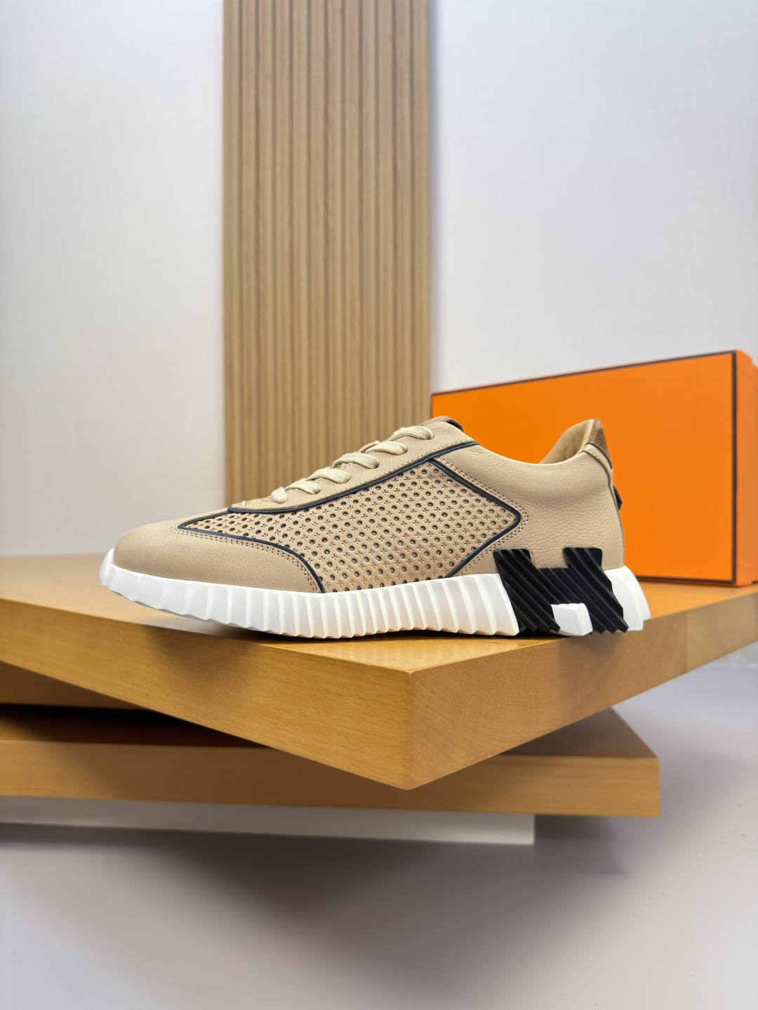 [Hermes] 에르메스 나파 다이아몬드 퍼포레이티드 & 스웨이드 콤비 스니커즈 신발