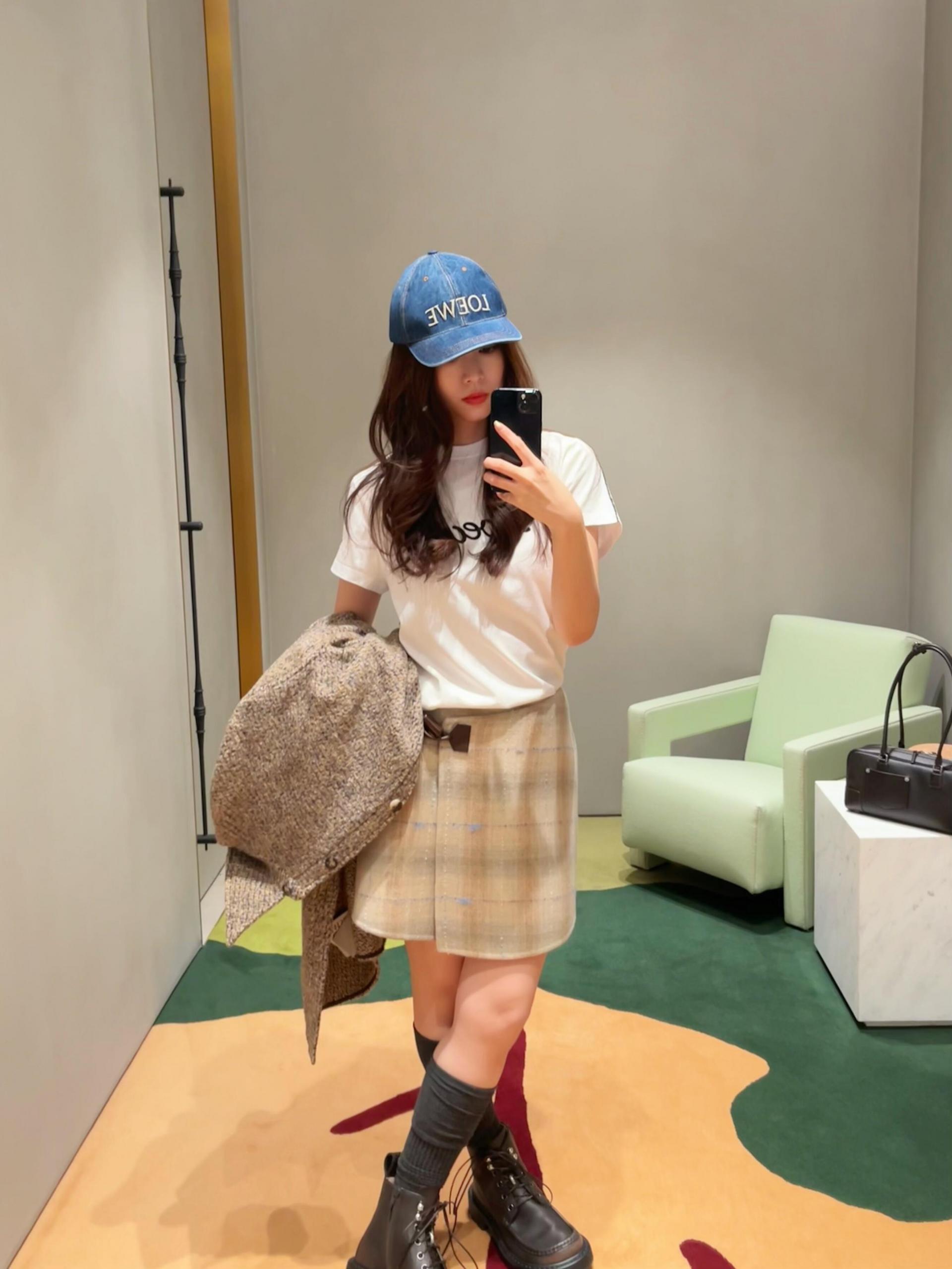 [Loewe] 로에베 26SS 레터링 로고 라인 반팔 티셔츠 의류