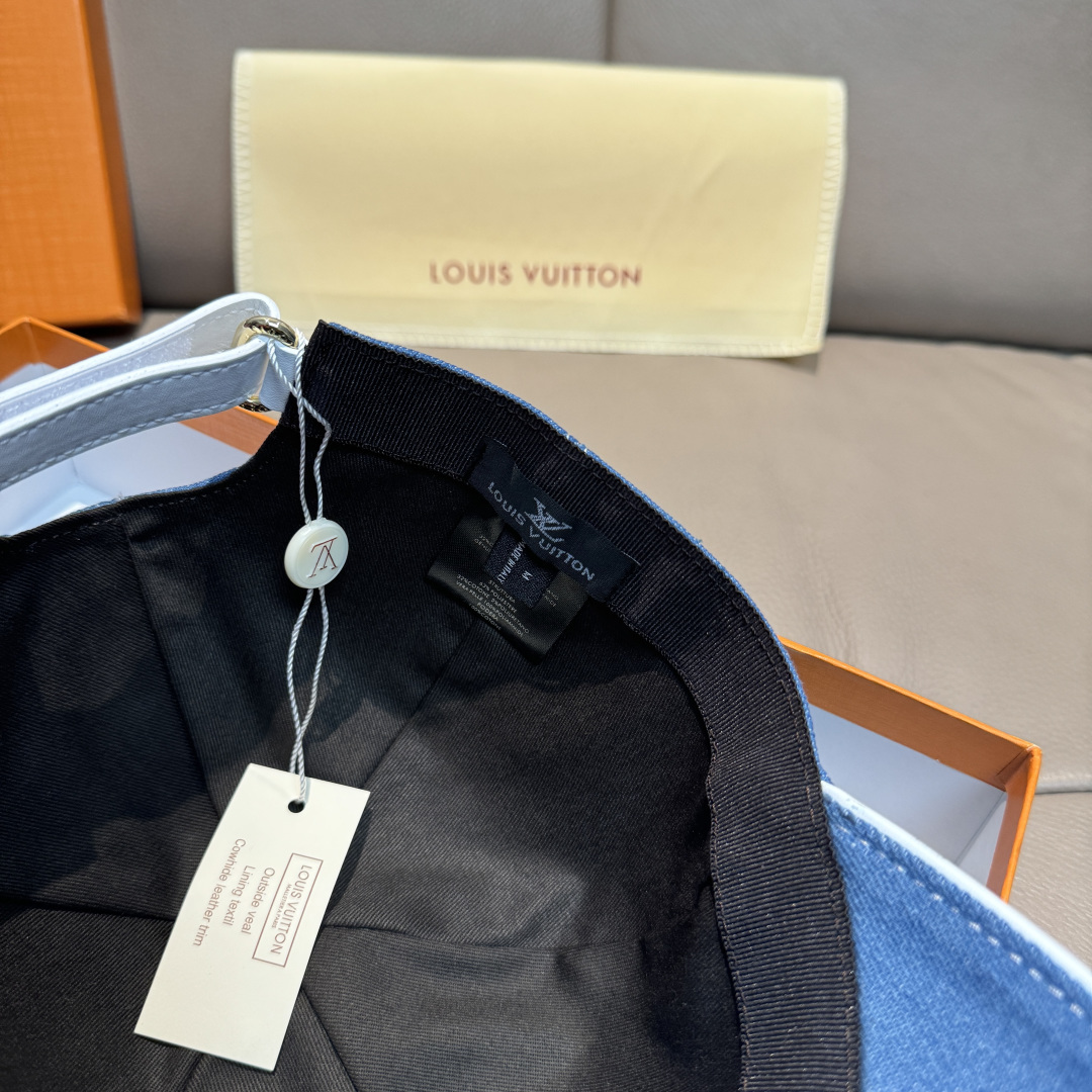 루이비통(LV) 로고 데님 볼캡 모자