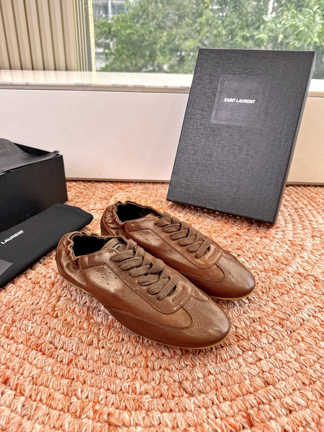 생로랑(YSL) 투웨이 플랫 스니커즈 신발