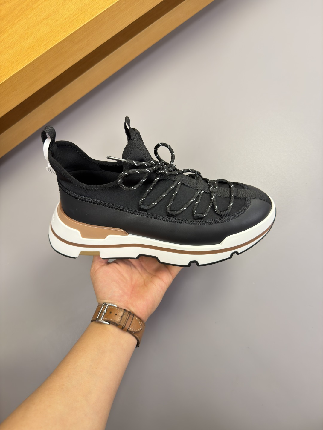 [Hermes] 에르메스 프리미엄 나파 레더 & 스트레치 패브릭 스니커즈 신발 복제