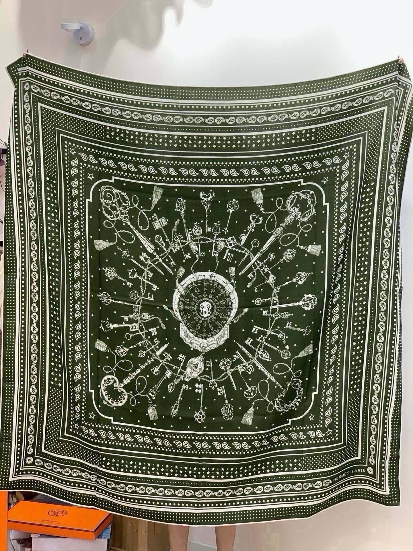에르메스(HERMES) 그래픽 패턴 캐시미어 실크 숄 목도리 스카프
