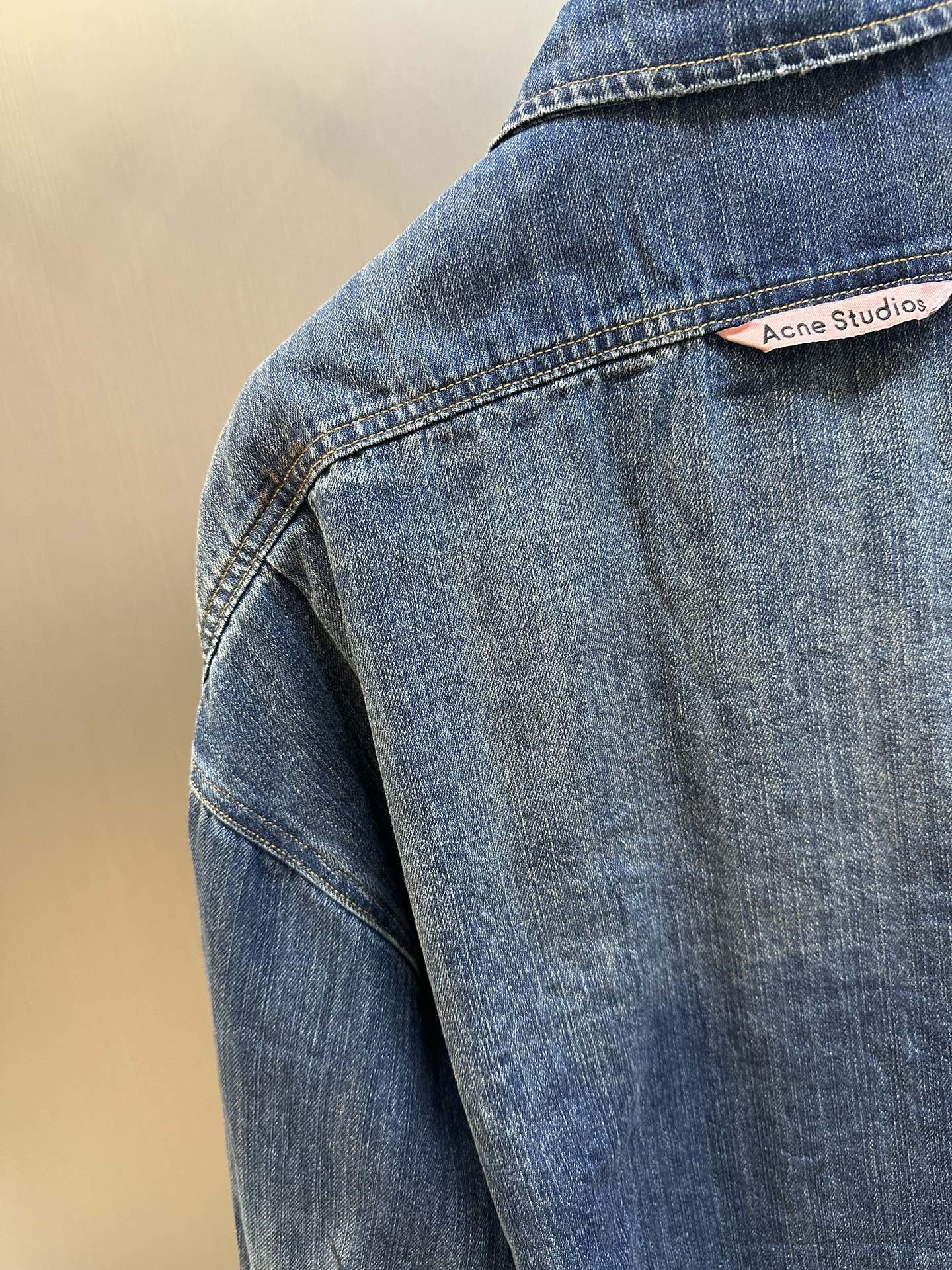 아크네 스튜디오(ACNE STUDIOS) 페인팅 워싱 데님 셔츠 의류
