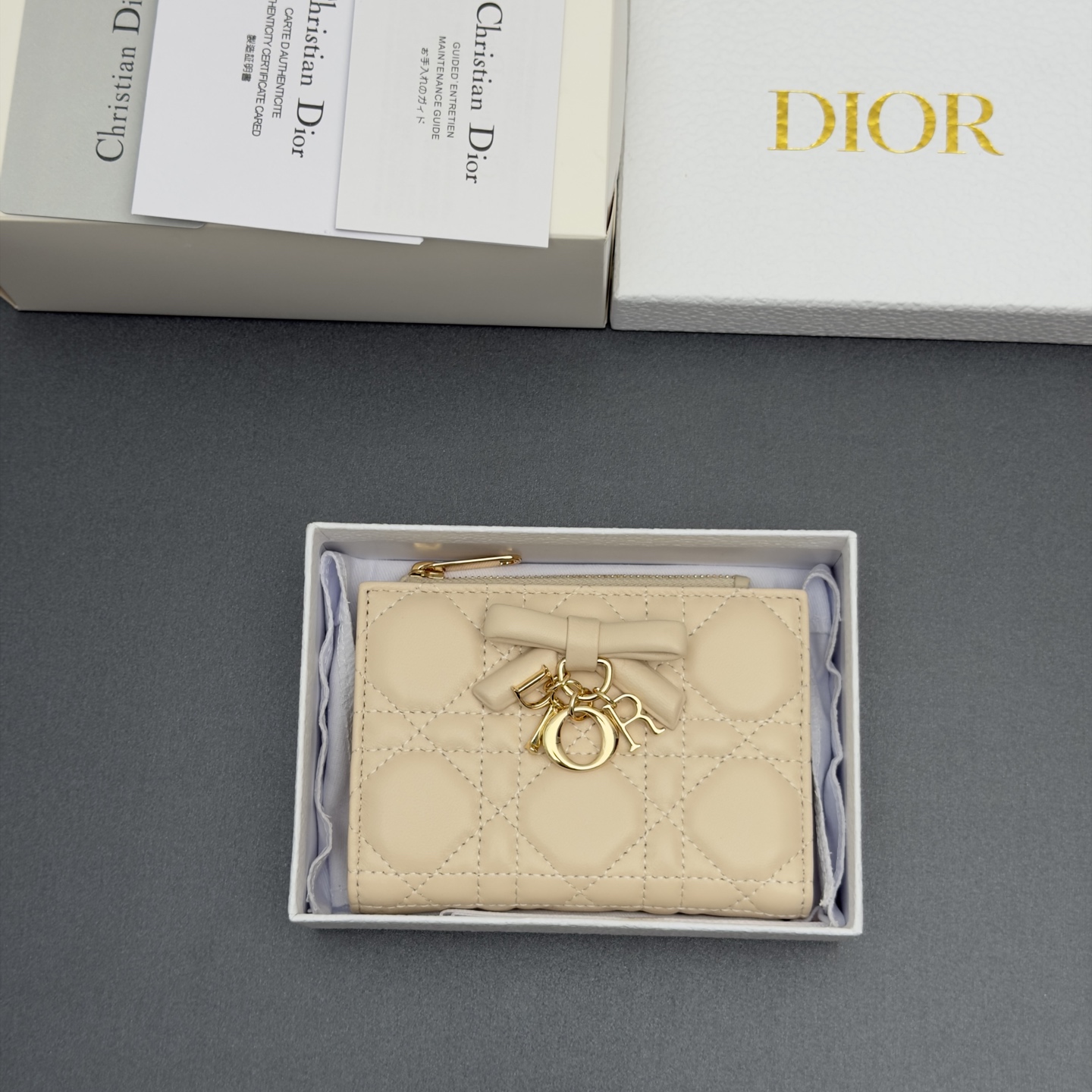 [Dior] 디올 Lady Dahlia 레이디 달리아 울트라 까나쥬 램스킨 미니 지갑 / S2605