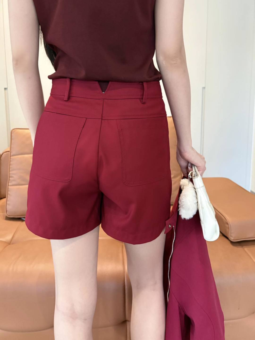 [Hermes] 에르메스 26SS 크롭 슬림핏 반팔 티셔츠 의류