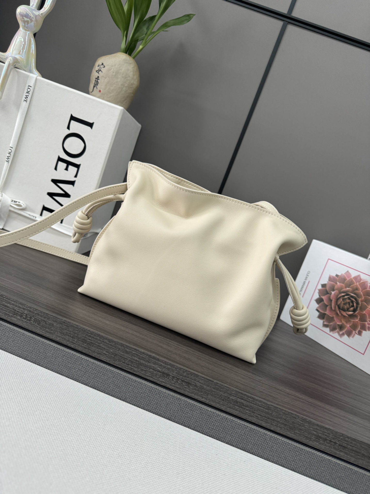 LOEWE 로에베 Flamenco 플라멩코 퍼스 나파 카프스킨 파우치 숄더백 가방