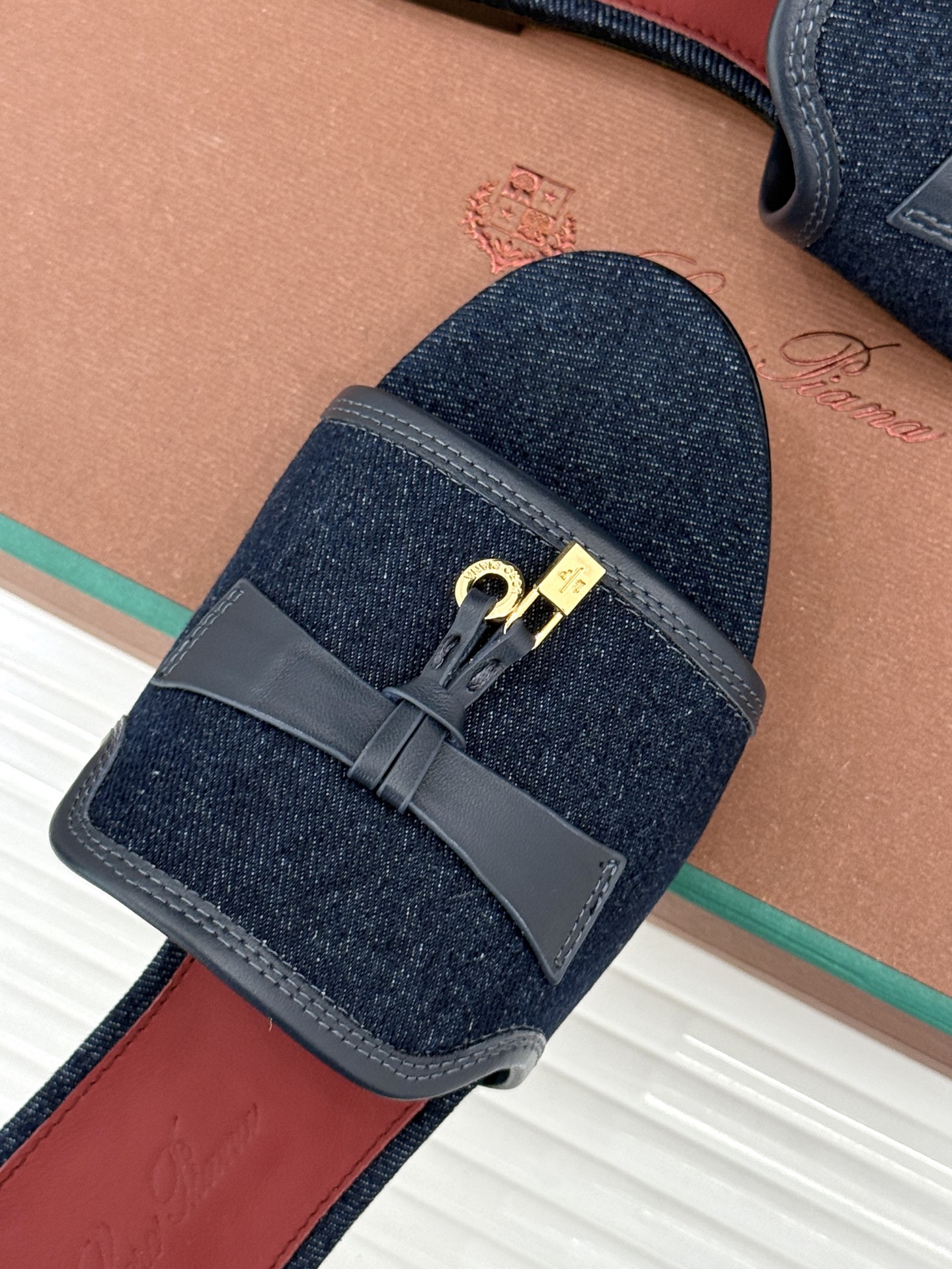 로로피아나(Loro Piana) 펜던트 뮬 샌들 신발