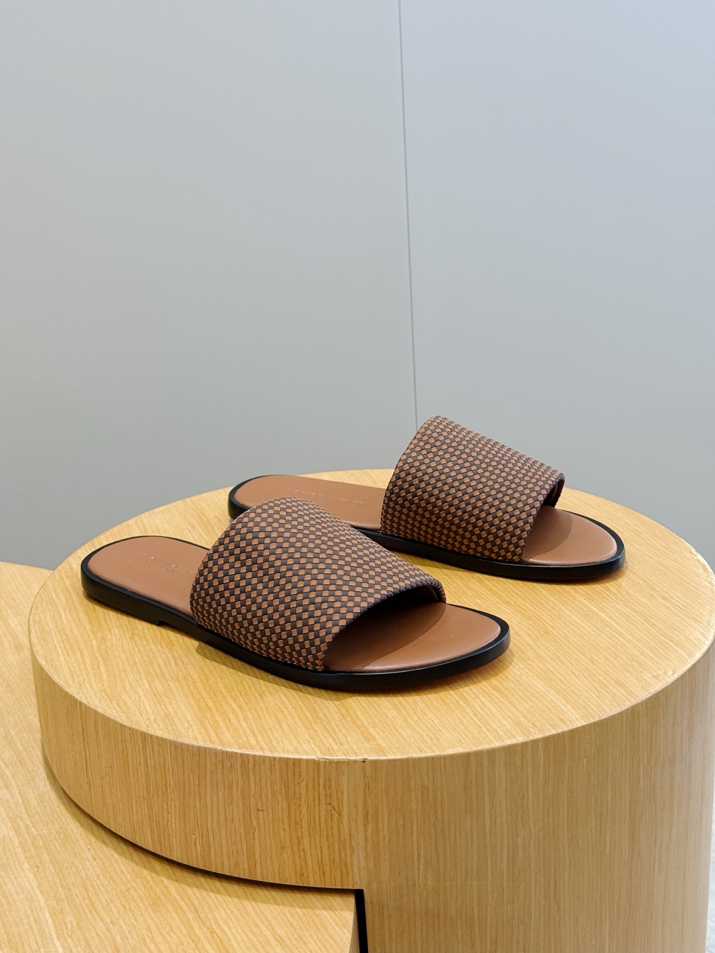 [Bottega Veneta] BV 보테가 베네타 맨즈 웨이브 레더 슬라이드 슬리퍼 신발