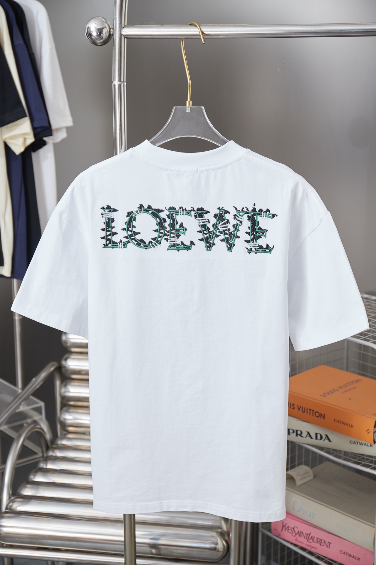 로에베(LOEWE) 클래식 로고 자수 반팔 티셔츠 상의 의류