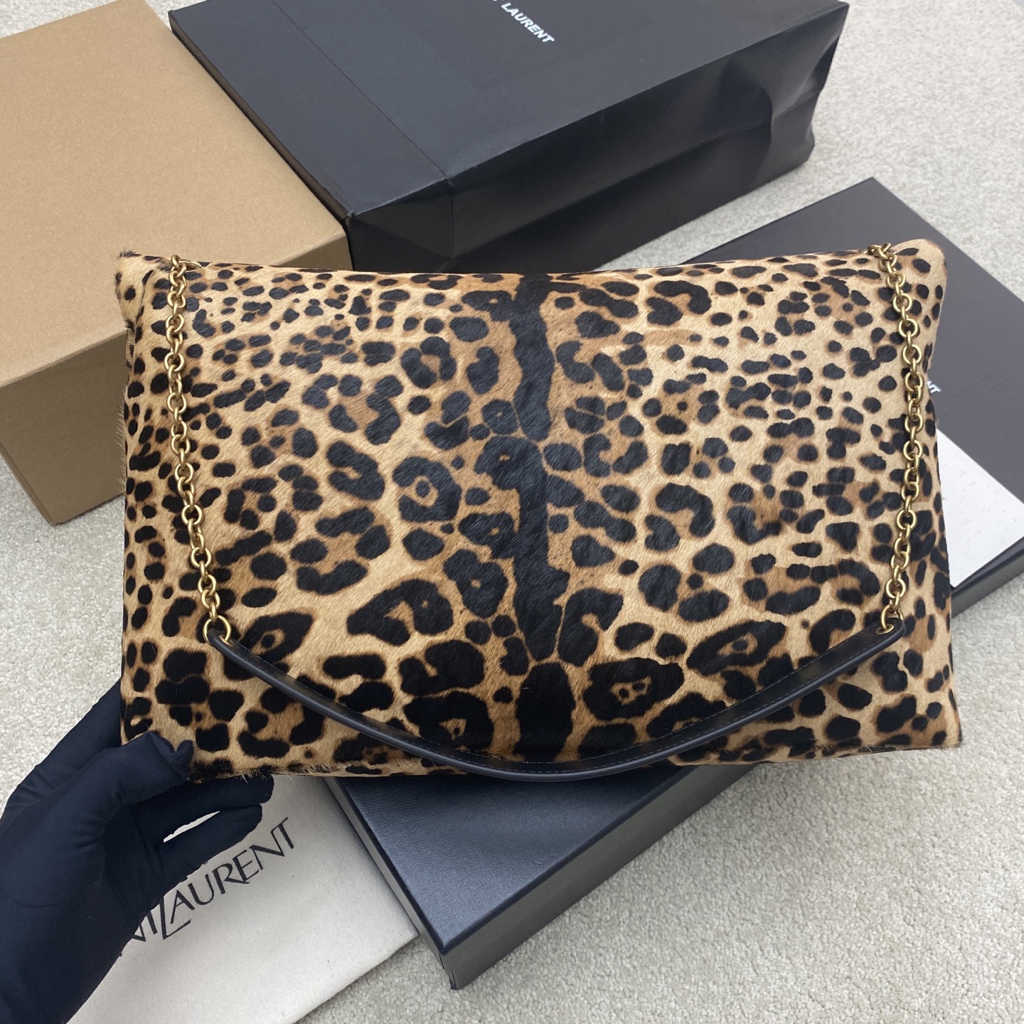 YSL 생로랑 엔벨로프(Envelope) 대형 레오파드 숄더백 가방