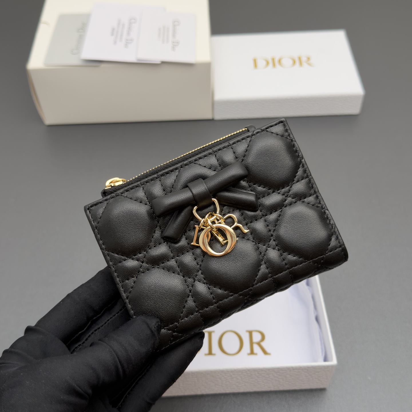 [Dior] 디올 Lady Dahlia 레이디 달리아 울트라 까나쥬 램스킨 미니 지갑 / S2605