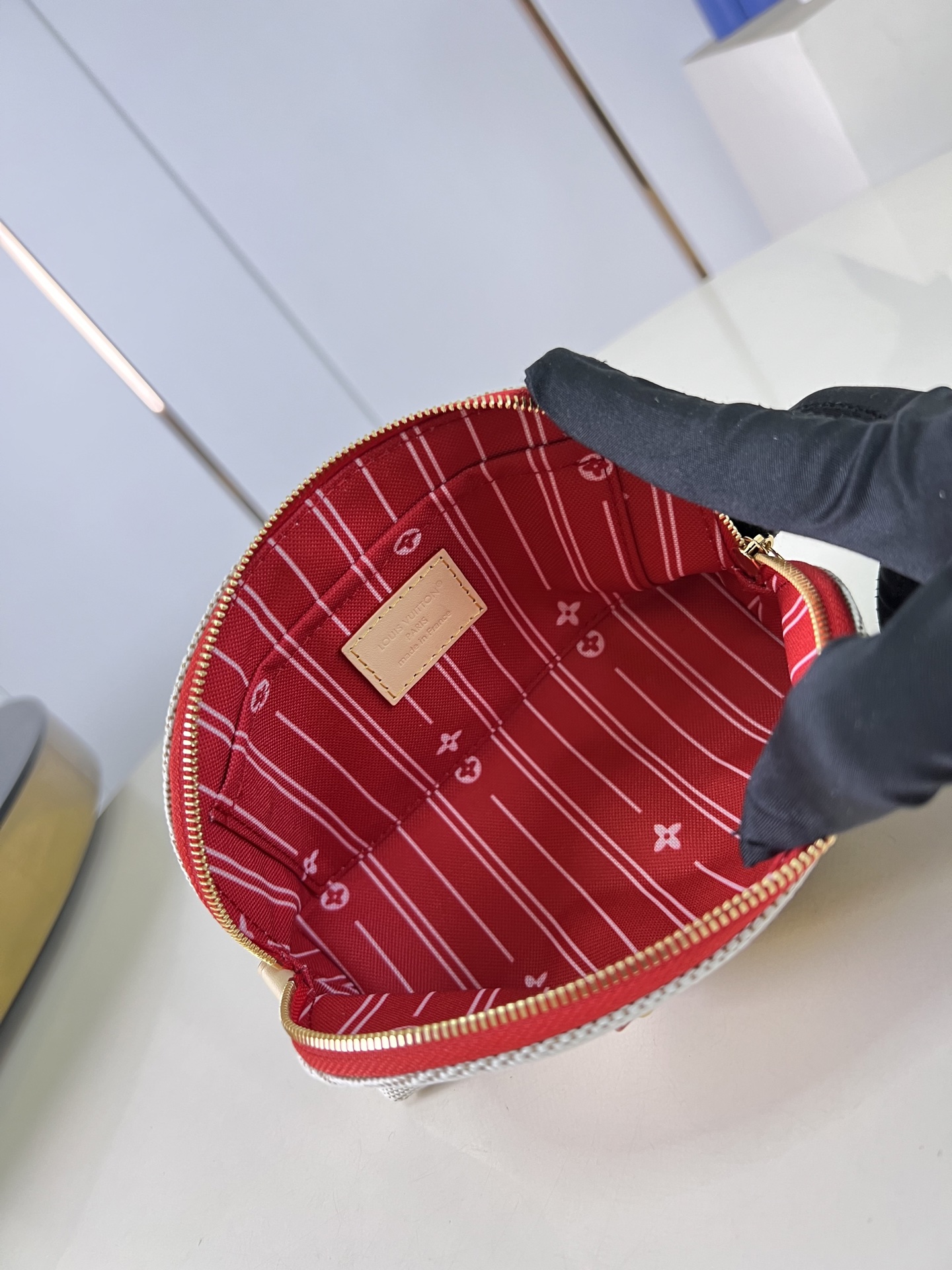 [Louis Vuitton] LV 루이비통 에스칼(Escale) 포셰트 코스메틱 화장품 파우치 백 (스몰) 가방