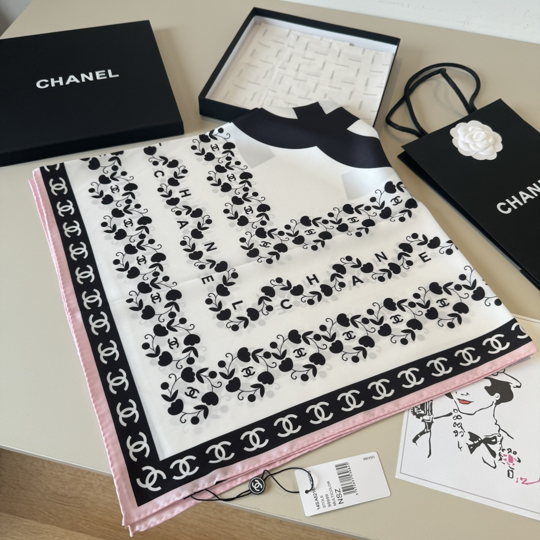 샤넬(CHANEL) 플라워 더블 C 실크 목도리 스카프