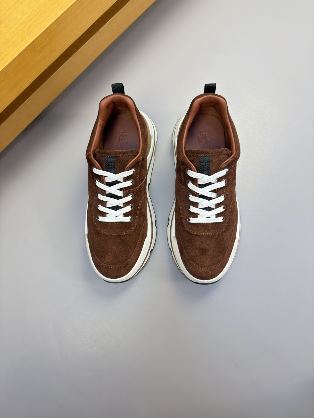 [Hermes] 에르메스 프리미엄 스웨이드 레더 콤비 스니커즈 신발