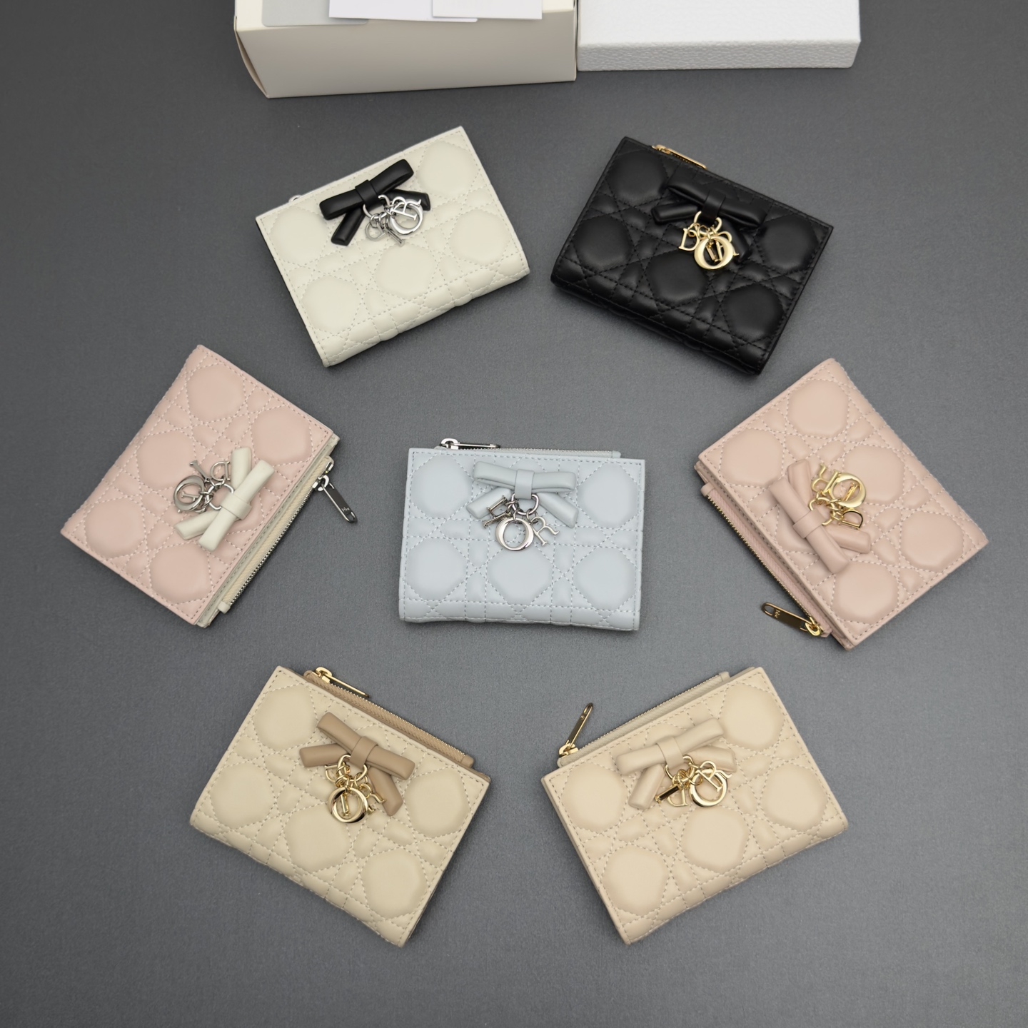 [Dior] 디올 Lady Dahlia 레이디 달리아 울트라 까나쥬 램스킨 미니 지갑 / S2605
