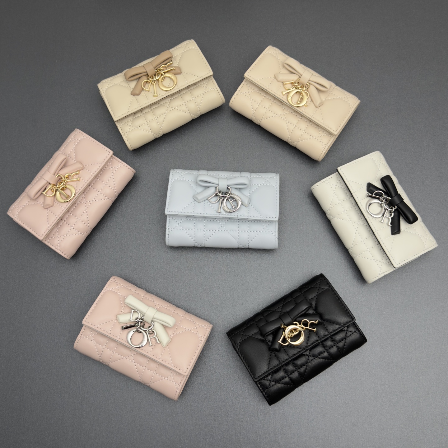 [Dior] 디올 Lady Freesia 레이디 프리지아 까나쥬 램스킨 지퍼 미니 지갑 / S2607
