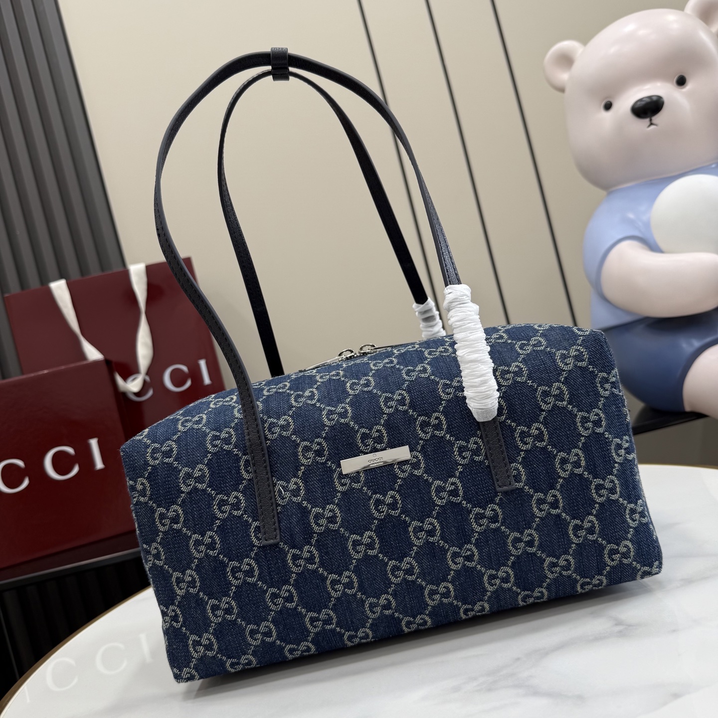 [Gucci] 구찌 (Generation) 워시드 GG 데님 보스턴백 가방