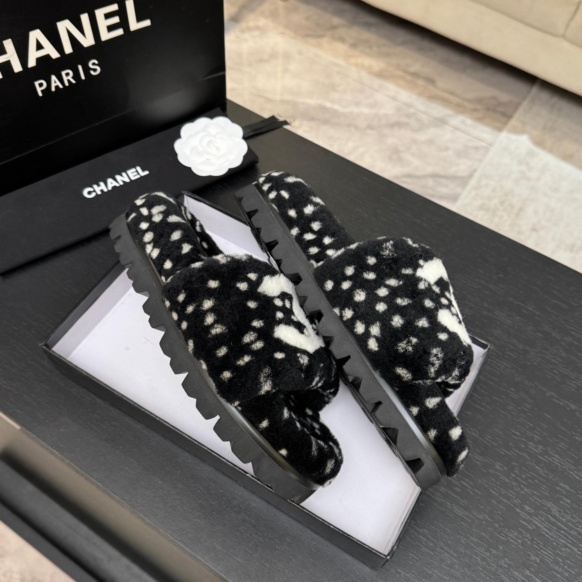 샤넬(CHANEL) 시어링 퍼 슬리퍼 신발