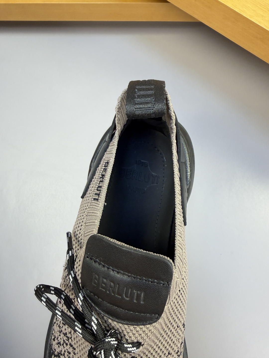 Berluti 벨루티 왁스 카프스킨 & 니트 스니커즈 신발