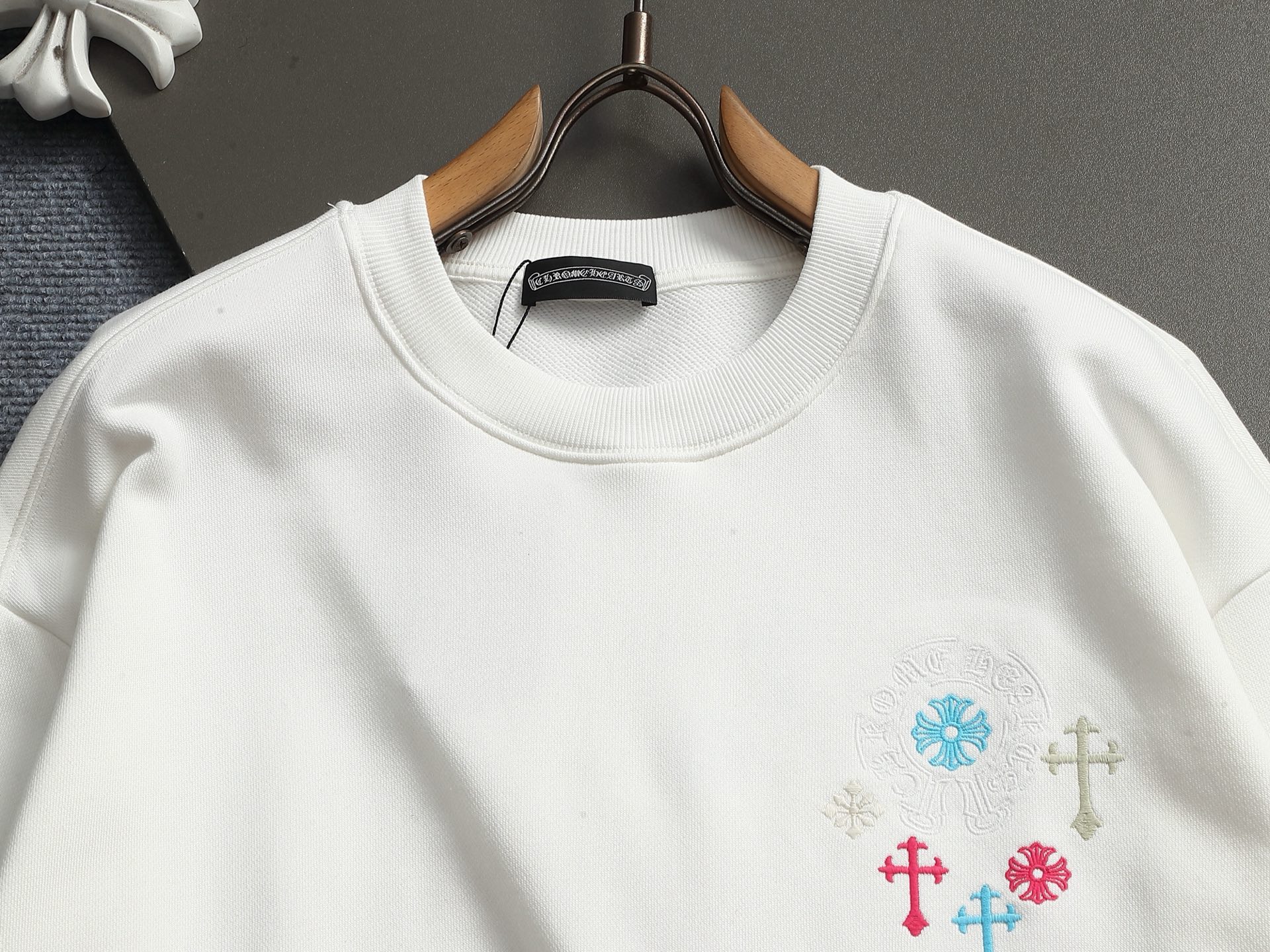 크롬하츠(CHROME HEARTS) 크로스 자수 스웨트셔츠 상의 의류