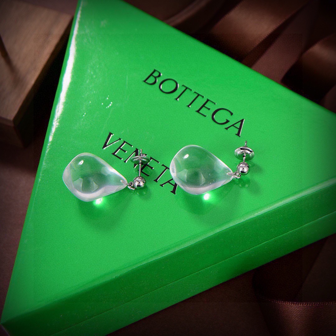 보테가베네타(BOTTEGA VENETA) 레진 드롭 귀걸이 악세사리