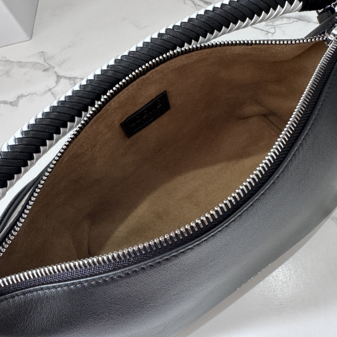 LOEWE 로에베 미니 소프트 나파 카프스킨 cala 칼라 백 가방 / 262616