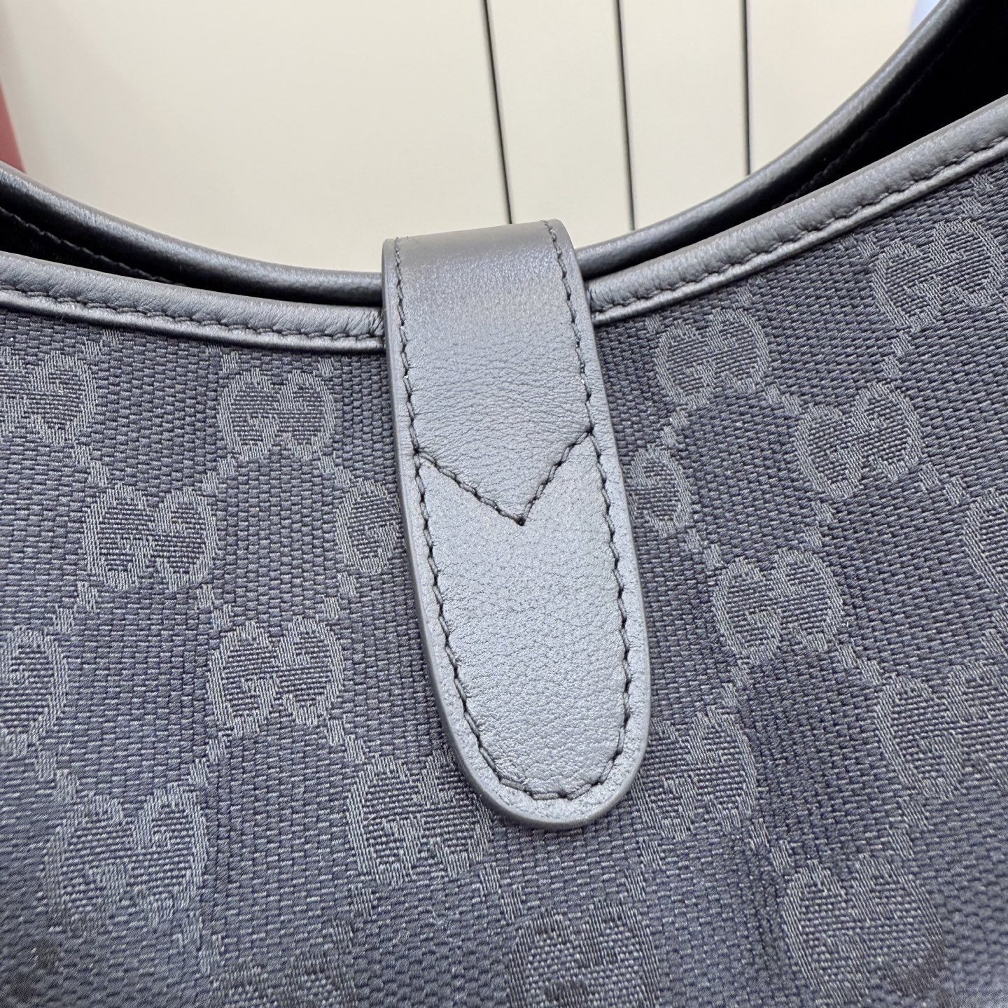 GUCCI 구찌 2026SS 재키 1961(Jackie 1961) 캔버스 숄더백 - 블랙 가방
