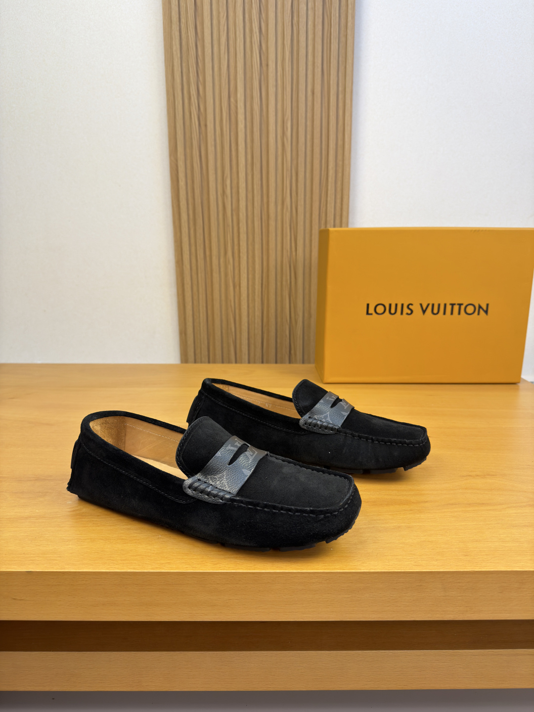LV 루이비통 스웨이드 로퍼 (보트슈즈) 신발