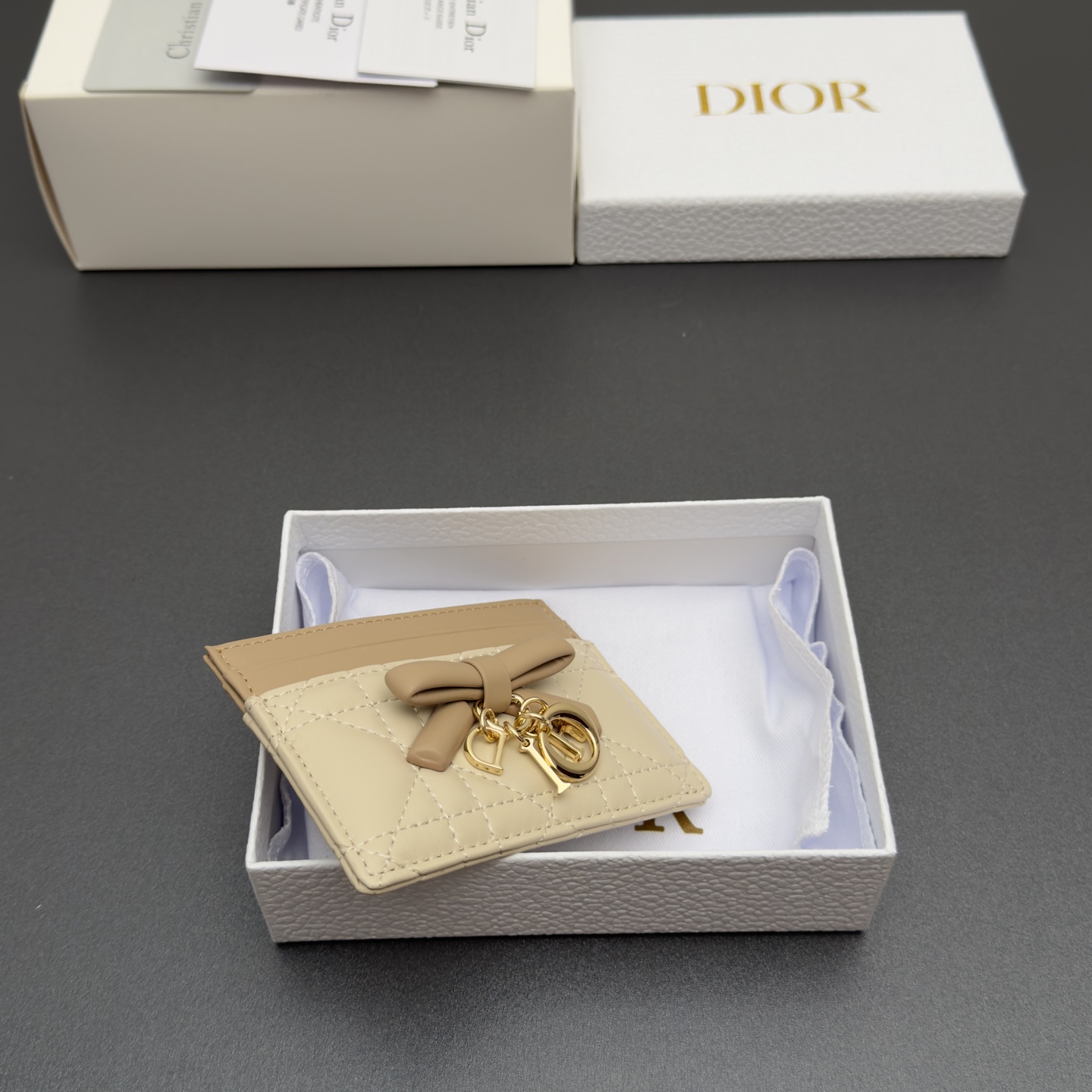 [Dior] 디올 Lady Freesia 레이디 프리지아 까나쥬 램스킨 카드 홀더 지갑