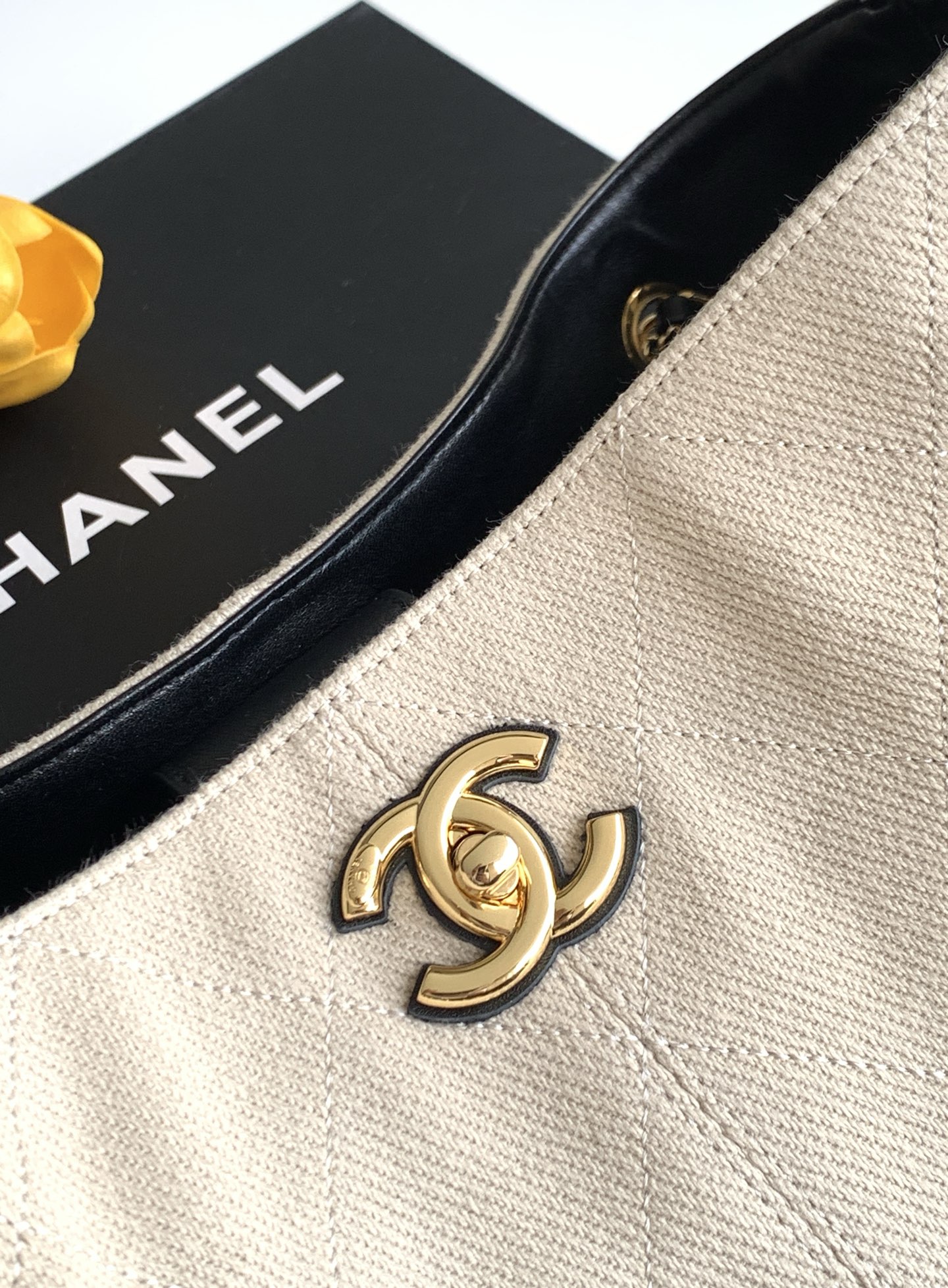 [Chanel] 샤넬 26SS 캔버스 믹스 호보백 (AS5634) 가방