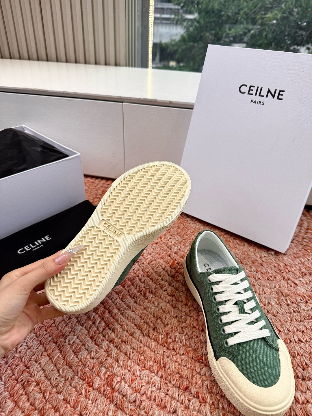 셀린느(CELINE) 트리오페 로고 플랫폼 캔버스 스니커즈 신발