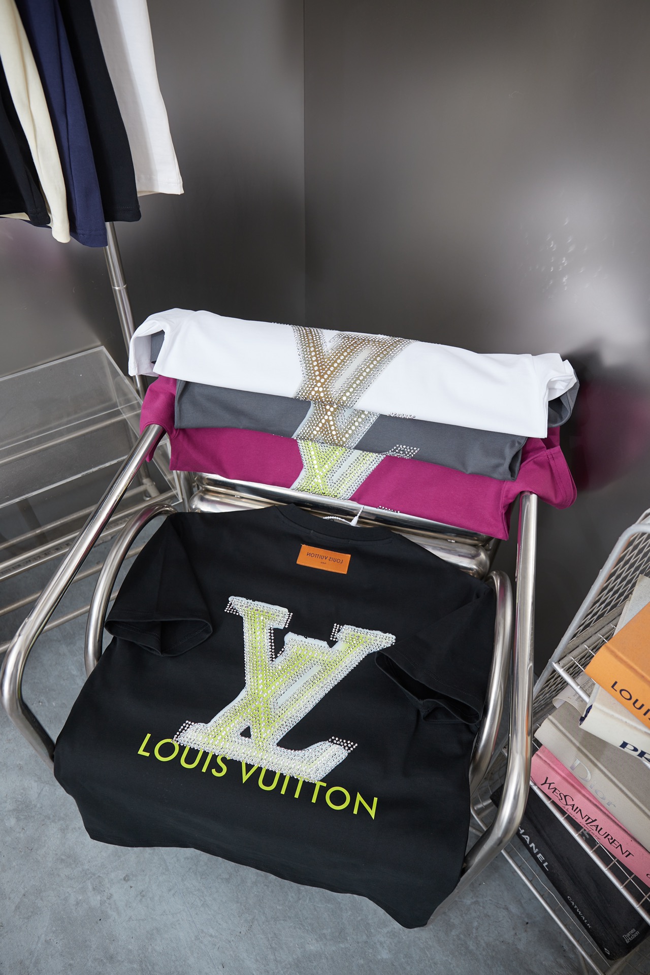 루이비통(LV) 빅 로고 자수 반팔 티셔츠 상의 의류