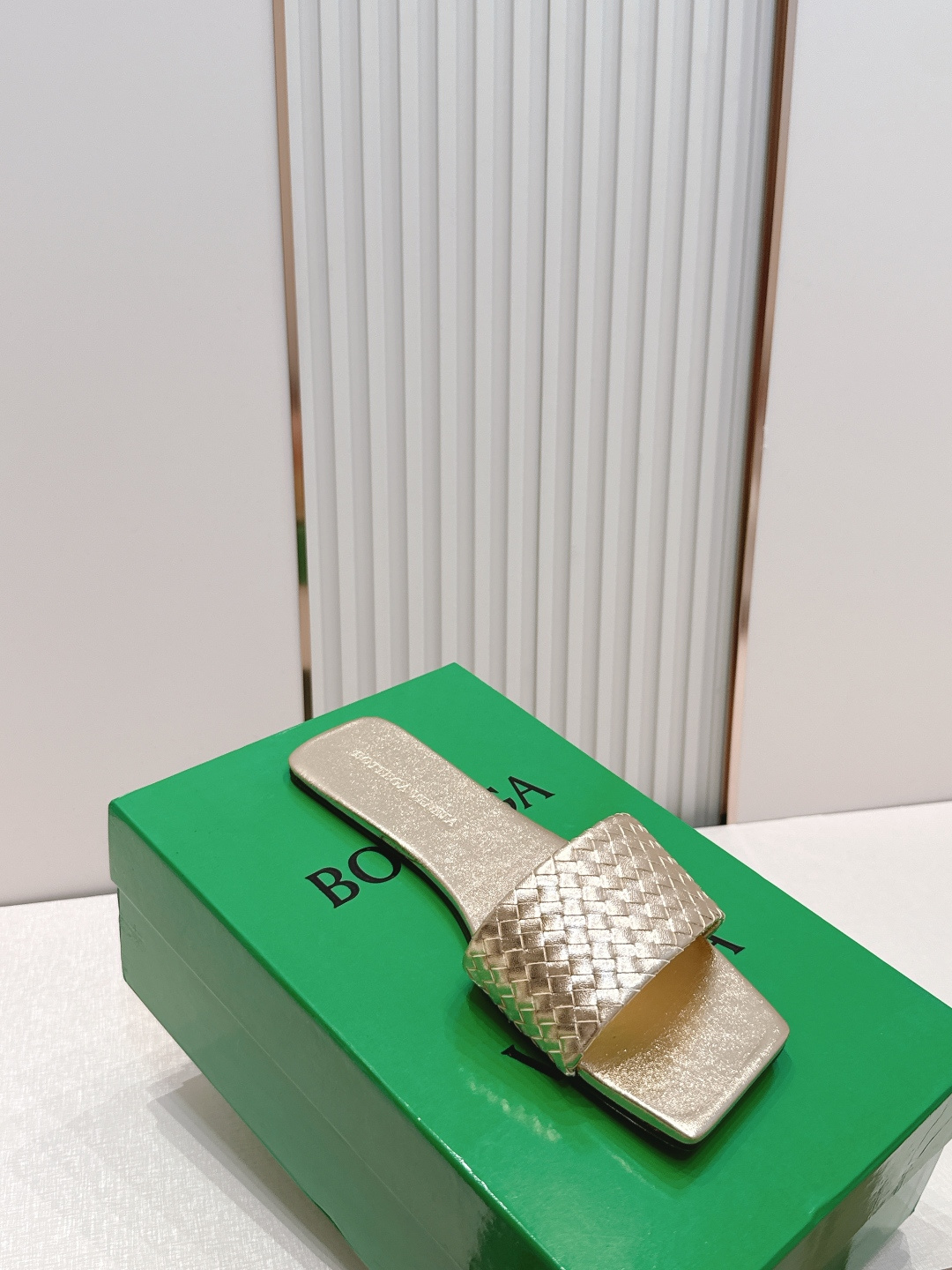 보테가 베네타(BOTTEGA VENETA) 위빙 플랫 슈즈 신발