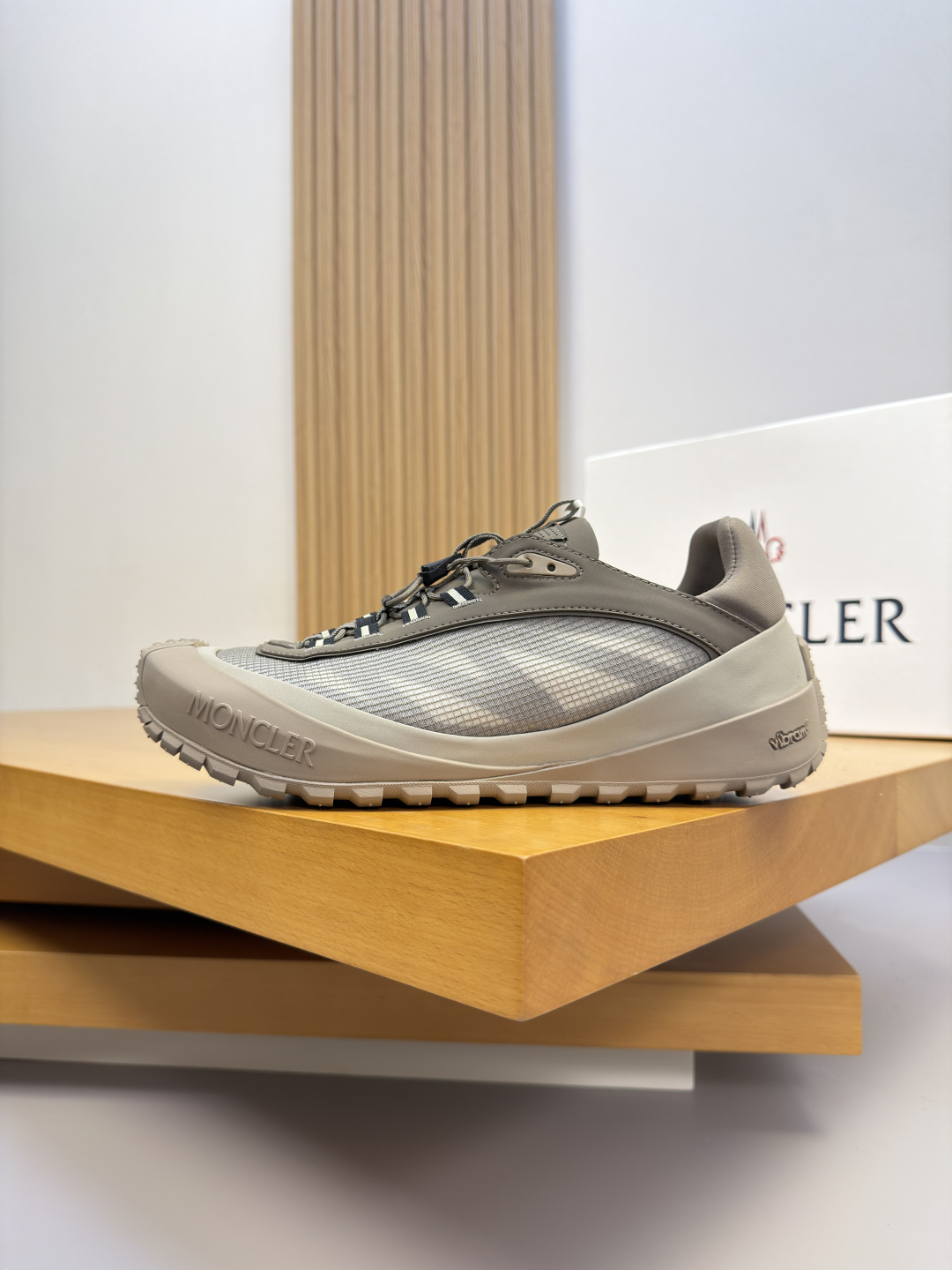 [Moncler] 몽클레어 몽클레르 프리미엄 나파 & 히트컷 'M' 메쉬 콤비 스니커즈 신발