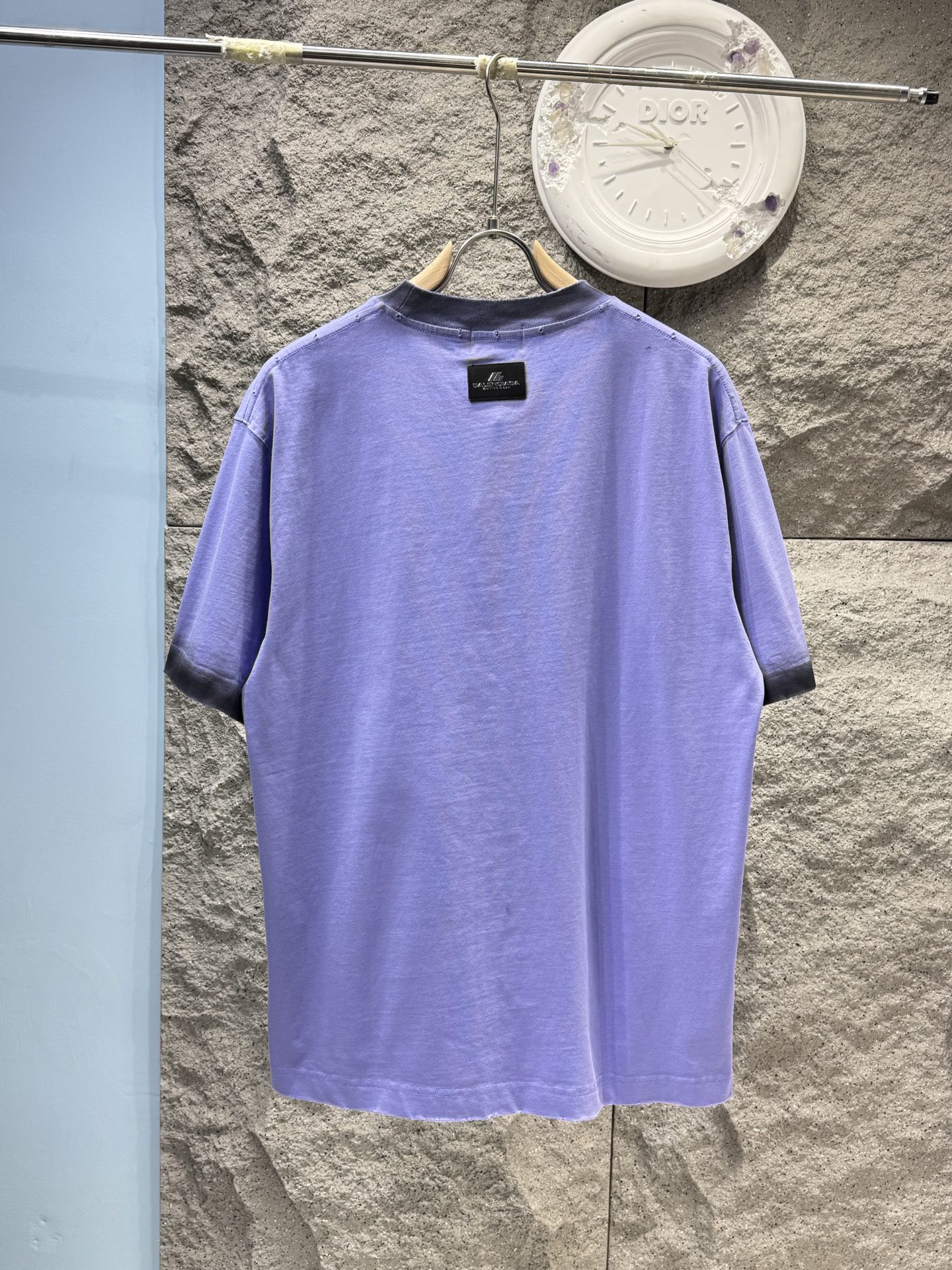 발렌시아가(BALENCIAGA) 로고 자수 워싱 반팔 티셔츠 상의 의류